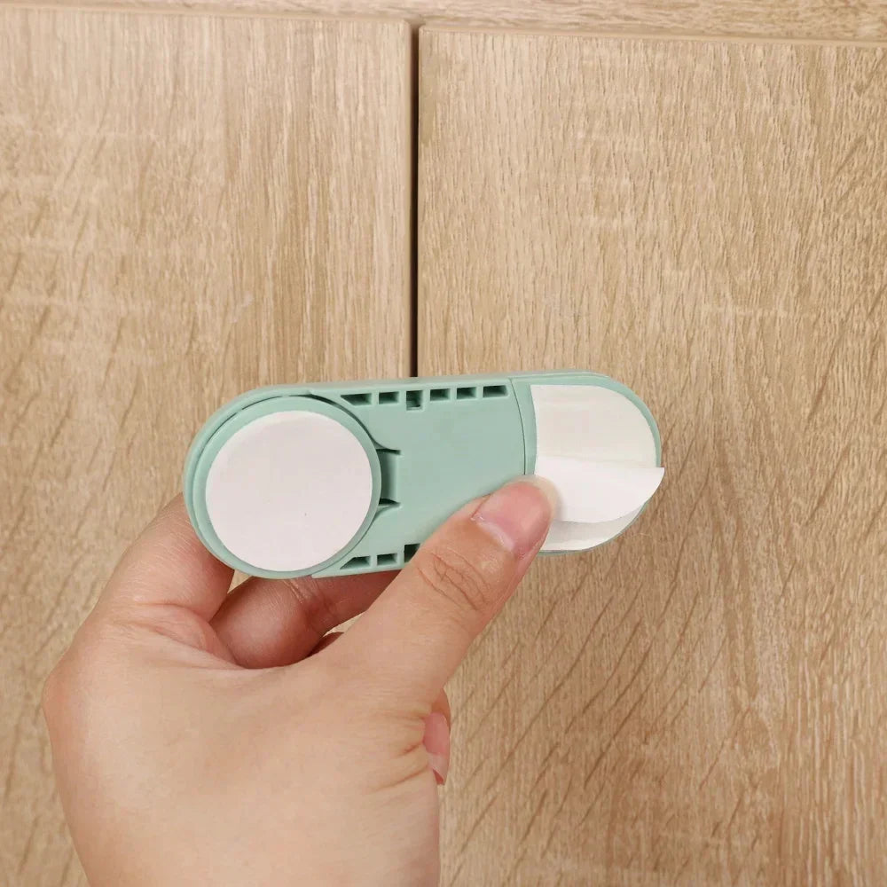 verrous sécurité bébé tiroirs placards | bloque porte bébé adhésif sans perçage | protection ouverture meuble enfant | sécurité maison bébé facile à installer | verrou anti-ouverture bébé universel | BabyBloc™ – Bloque Placard Sécurité | LockiBébé™ – Verrous Meubles Sans Perceuse | SafeCab™ – Verrous Bébé Polyvalents | GuardBaby™ – Sécurité Maison Bébé | StopTiroir™ – Bloque Meuble Bébé Facile