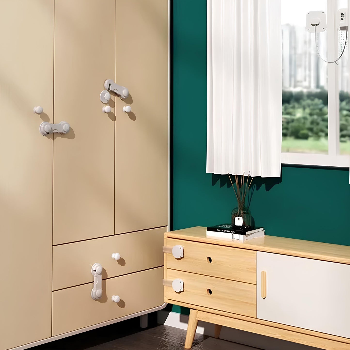 verrous sécurité bébé tiroir placard | bloque porte enfant multi usage flexible | verrou adhésif bébé anti-ouverture | sécurité maison bébé sans perçage | verrouillage meuble bébé rapide | SafeSnap™ – Bloque Placard Bébé Universel | Lockee™ – Verrou Flexible Bébé | BabyGuard™ – Système Anti-Ouverture Sécurité | EasyLock™ – Verrou Bébé Sans Outils | FlexiSafe™ – Sécurité Bébé Maison Polyvalente