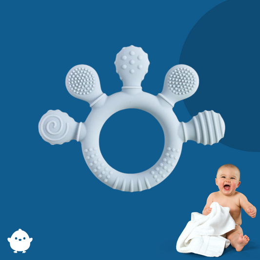 anneau de dentition sensoriel bébé

jouet de dentition en silicone alimentaire

TinyZoo anneau de dentition animal

anneau de dentition texturé pour gencives sensibles

bébé tenant un anneau de dentition en silicone

jouet de dentition bébé sans BPA

anneau de dentition silicone coloré

mordeur sensoriel pour bébé

jouet sensoriel pour poussée dentaire

anneau dentition bébé facile à attraper