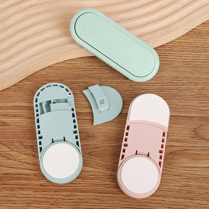 verrous sécurité bébé tiroirs placards | bloque porte bébé adhésif sans perçage | protection ouverture meuble enfant | sécurité maison bébé facile à installer | verrou anti-ouverture bébé universel | BabyBloc™ – Bloque Placard Sécurité | LockiBébé™ – Verrous Meubles Sans Perceuse | SafeCab™ – Verrous Bébé Polyvalents | GuardBaby™ – Sécurité Maison Bébé | StopTiroir™ – Bloque Meuble Bébé Facile

